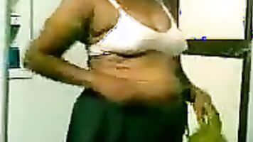 Mature Bhabhi Changing Bra - Movies.