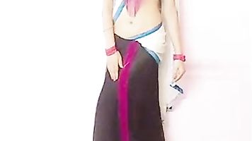 Sexy young indian girl teaching how to wear drapel saree!.