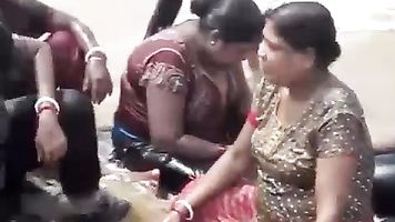 Mumbai Hooker On Picnic - Movies.