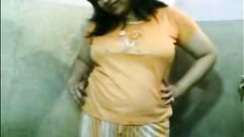 Bhabhi Drilling Her Cunt - Movies.