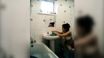 Cum watch Indian babes bare it all and get wet and slippery in the shower.