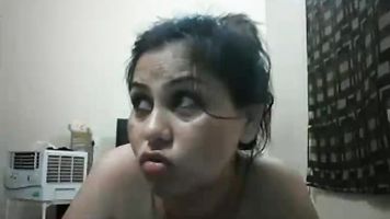 Nasik housewife Mahi Singh starts pumping her mans dick while he fingers her cunt vigorously and she then starts sucking his cock giving.