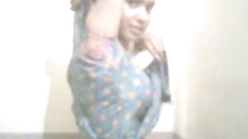 Young Lahori Girl Exposed - Movies.