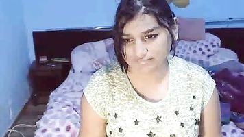 Chubby Indian babe Roshnie once agian back with action.