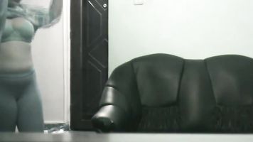 Thigh squeezing crossed legs masturbation is the best ever