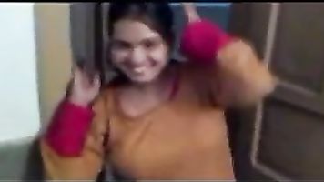 girl exposig huge boobs
