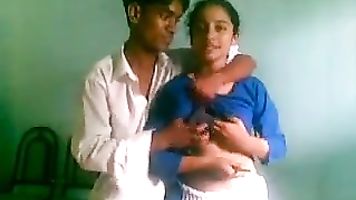 Indian college couple kiss suck and fuck inside class