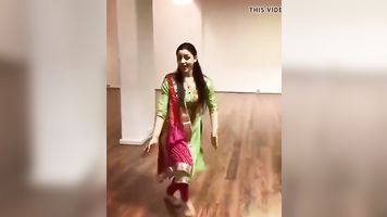 Clothed hot dance by beautiful pretty on hindi song