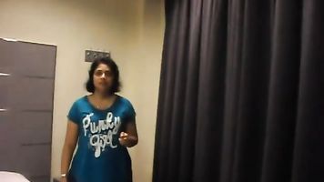 Desi tamil aunty with boss in hotel.mp4