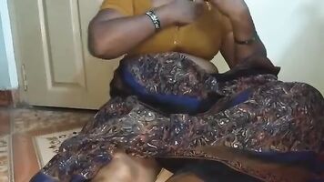 Real Desi huge boobs aunty