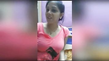 Raat ke Time Biwi Garam Lekin Pati NARAM