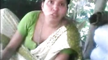 aunty opening blouse showing her huge boobs