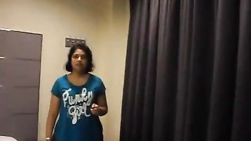Desi huge butt women sucking cock of her lover in hotel room like chocolate