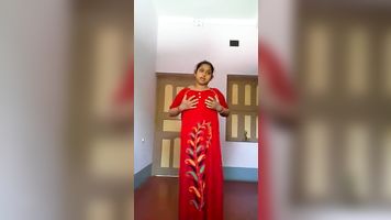Indian young showing boobs n shaved cunt