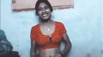 Tamil Chudai of Hot Tamil Village housewife in saree enjoying with husband