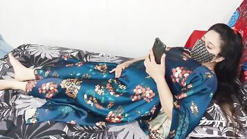 Muslim girl masturbating while watching porn vid alone