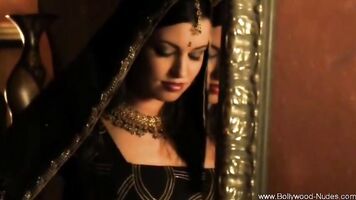 Seductive Dance From Sensual Tamil Babysitter Enjoyment