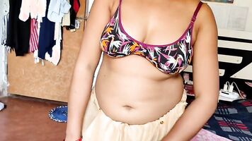 Hot_Indian_Aunty_peeing_for_virgin_boy_in_Hindi_part1