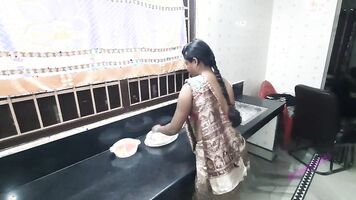 Desi Bhabi Fucked when her Husband was Not at Home - Desi Bengali Housewife