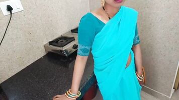 Desi newly married sister-in-law had sex with brother-in-law for 1 week before having sex, then went to her house and fucked in clear Hindi voice