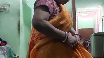 Today Salu Bhabhi was looking beautiful in a yellow saree. husband fucks a lot