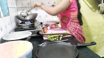 Ghar me kam karane wali maid ko malik ne choda