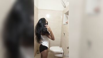 Telugu ammayi, telugu girl nude bath show, desi indian teenage college girl