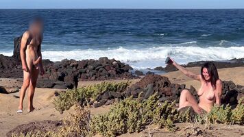 NUDIST BEACH ORAL: I show my hard dick to a bitch that asks me for a oral and cum in her mouth.