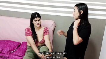 Stepmom and stepdaughter having amazing lesbian sex - Porn in Spanish