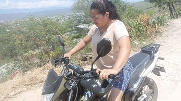 I teach my neighbor how to ride a motorcycle and she gives me her cunt.