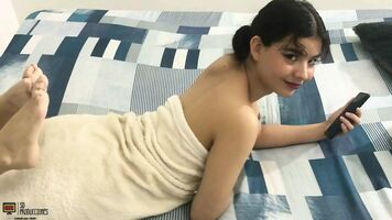 My stepsister lent me her rich and tight vagina to deposit all my semen - Porn in Spanish