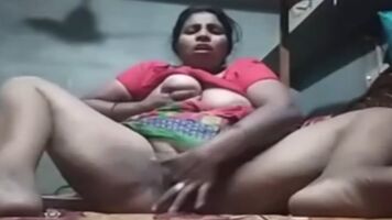 Tamil Village girl beautiful full open fingering