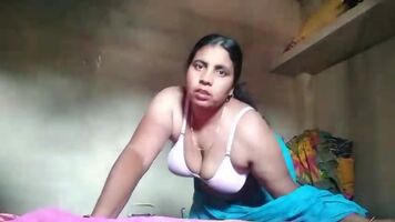 Tamil beautiful housewife open cute clip in home