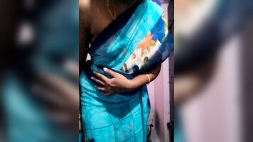 Tamil housewife saree lover