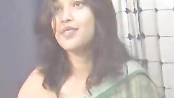 Desi Girl In Green Sari - Movies.
