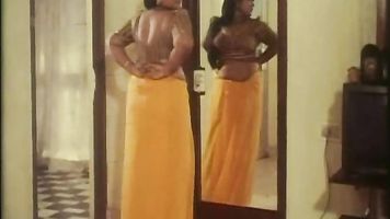 Fat Aunty On Bed - Movies.